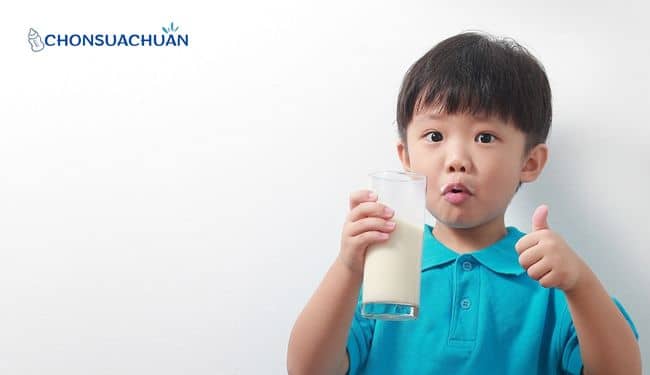 Tiêu chuẩn chọn sữa cho bé 2 tuổi phát triển toàn diện