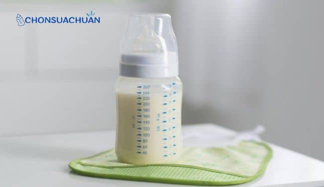 Trẻ sơ sinh bị tiêu chảy nên uống sữa gì