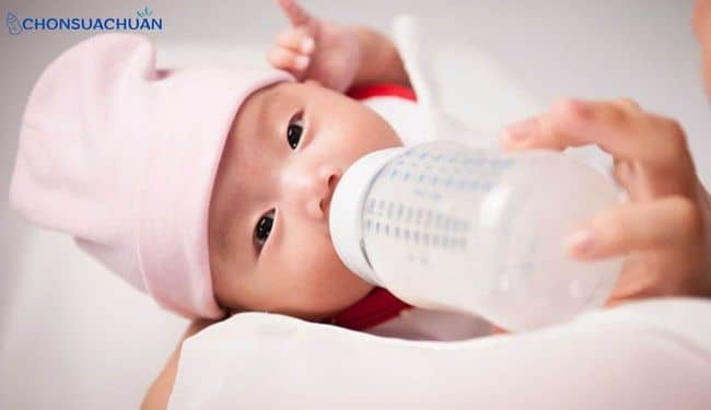 Sữa non tăng đề kháng cho trẻ sơ sinh